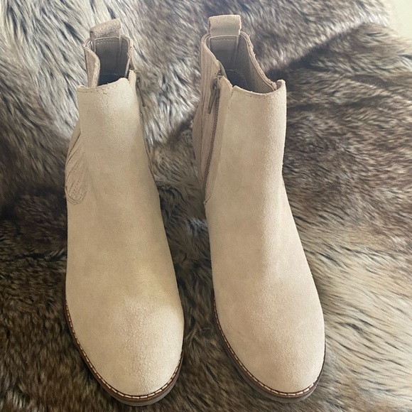 Crown Vintage Suede Booties - Picture 3 of 8